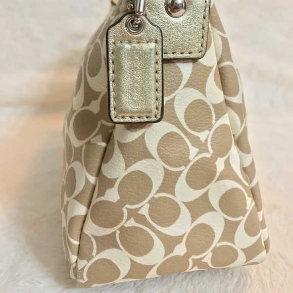 Signature coach bag! - Picture 5 of 8